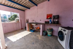 Image 25 - 880547