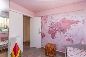 Image 14 - 880657