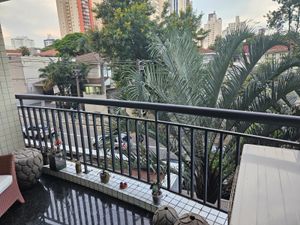Image 4 - 880659