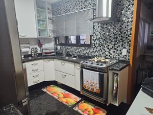 Image 1 - 880659
