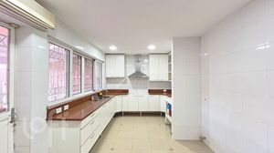 Image 36 - 880661