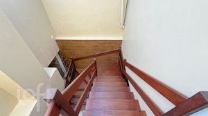 Image 38 - 880661