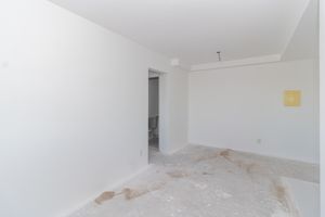 Image 4 - 880662