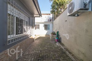 Image 28 - 880664