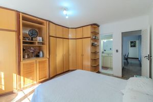 Image 9 - 880664