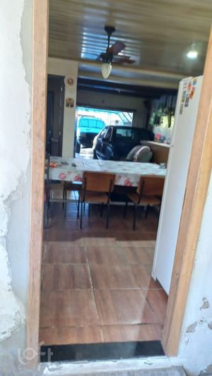Image 25 - 880683