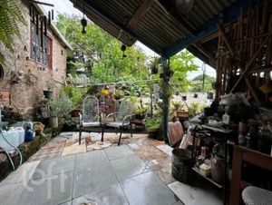 Image 7 - 880712