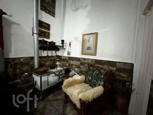 Image 11 - 880712
