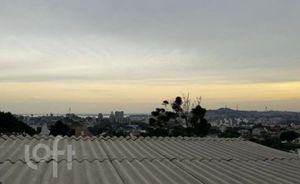 Image 8 - 880712