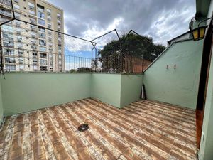 Image 8 - 880716