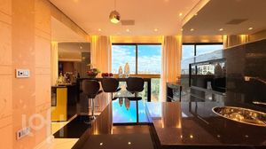 Image 13 - 880721