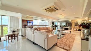 Image 4 - 880721