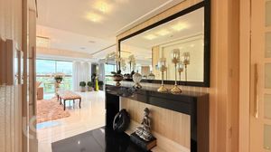 Image 16 - 880721