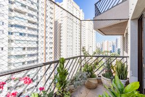 Image 6 - 880722