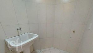 Image 10 - 880723