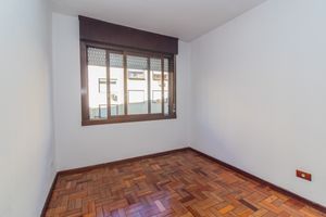 Image 7 - 880724