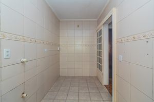Image 13 - 880724
