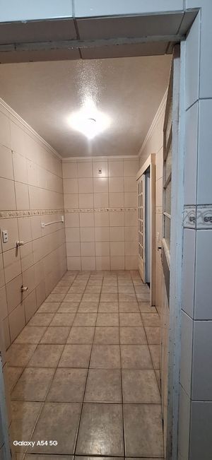 Image 3 - 880724