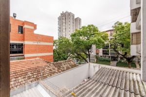 Image 6 - 880725