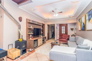 Image 3 - 880726