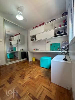 Image 7 - 880732