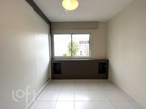 Image 10 - 880733