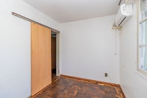 Image 8 - 880764