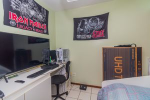 Image 8 - 880773
