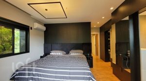 Image 19 - 880774