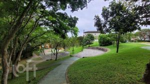Image 42 - 880774