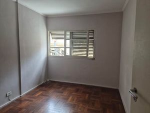 Image 8 - 880775