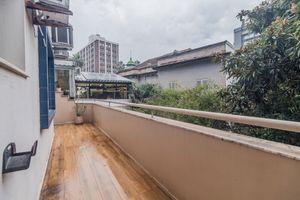 Image 9 - 880776