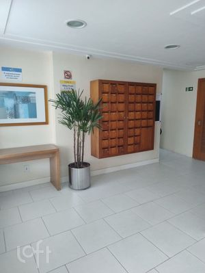 Image 21 - 880815