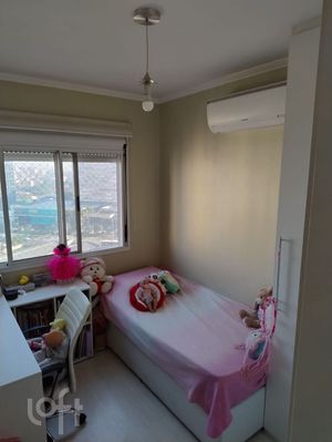 Image 15 - 880817