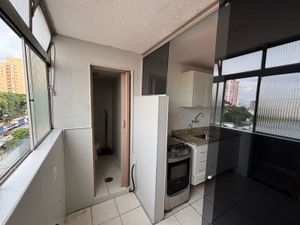 Image 7 - 880819