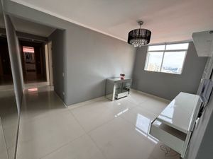 Image 4 - 880819