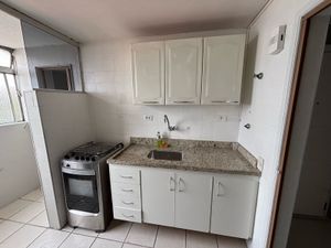 Image 9 - 880819