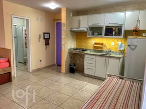 Image 4 - 880821