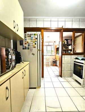 Image 7 - 880853