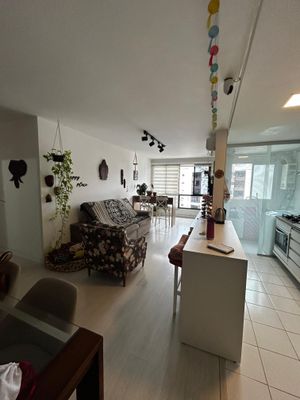 Image 1 - 880857