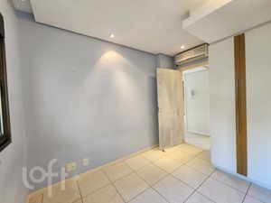 Image 19 - 880863