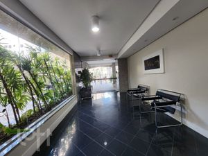 Image 37 - 880863