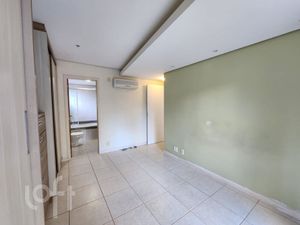 Image 21 - 880863