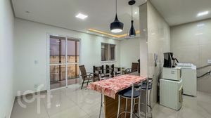 Image 4 - 880864