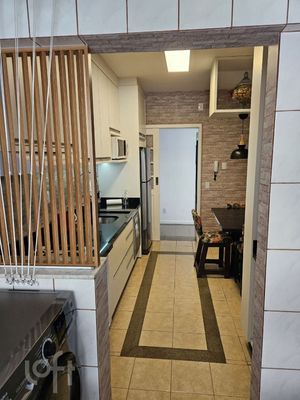 Image 6 - 880866