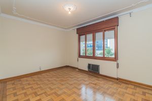 Image 4 - 880867