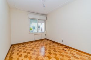 Image 16 - 880867