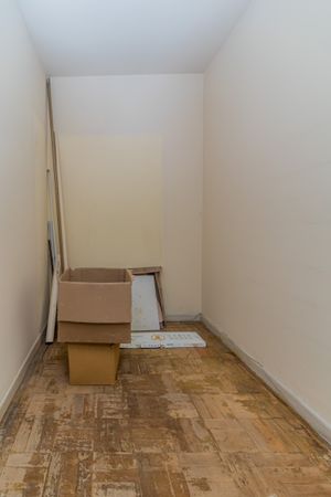 Image 19 - 880867