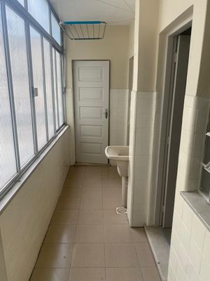 Image 10 - 880867