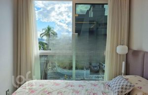 Image 5 - 880868